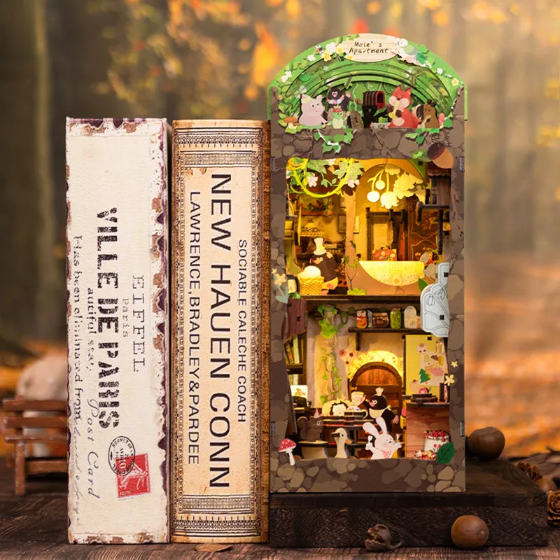 Book Nook - Mole's Apartment - Image 3