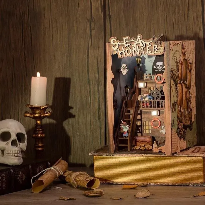 Booknook - Sea Hunter - Image 3